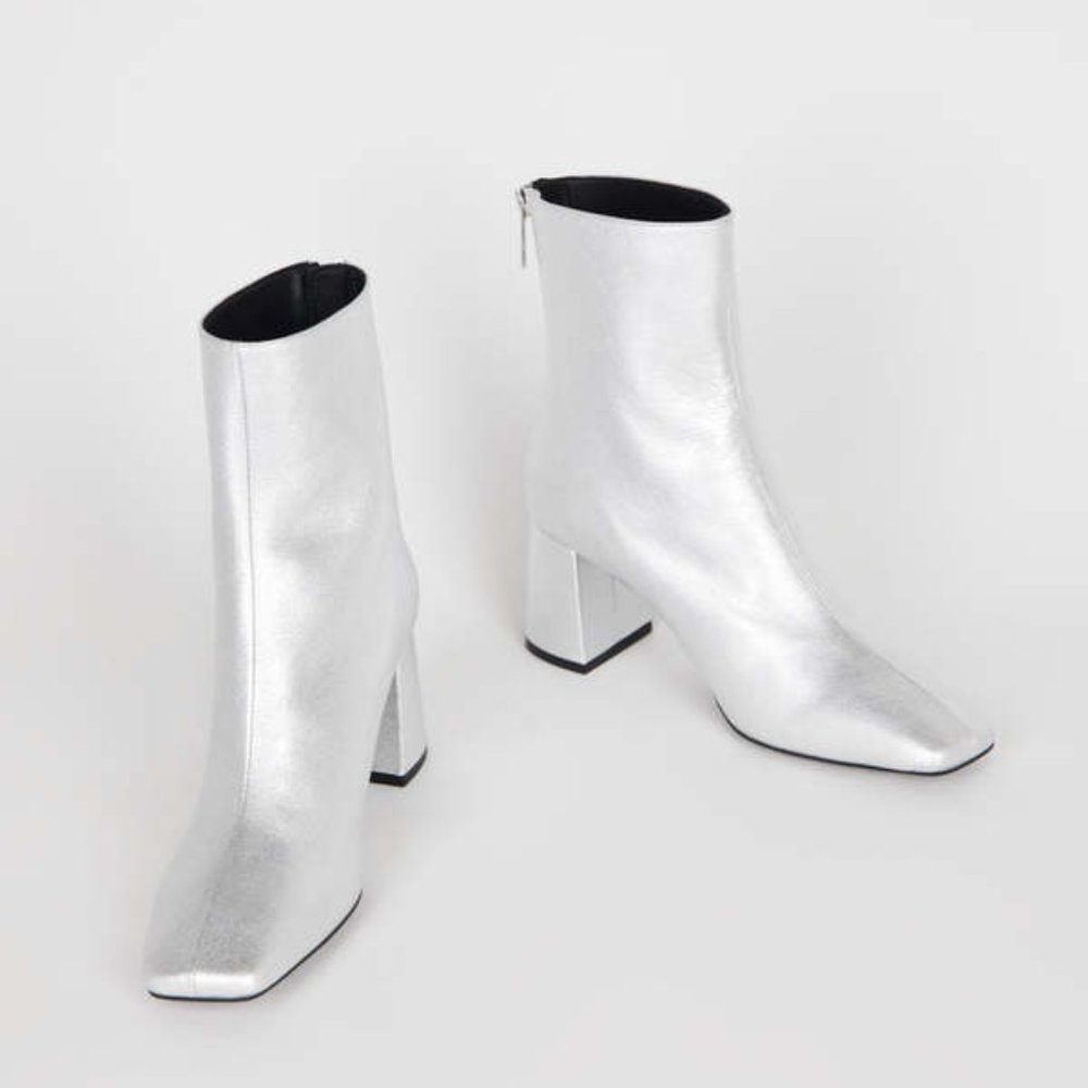 NIB Intentionally Blank. TABATHA HEELED BOOT - Mercury